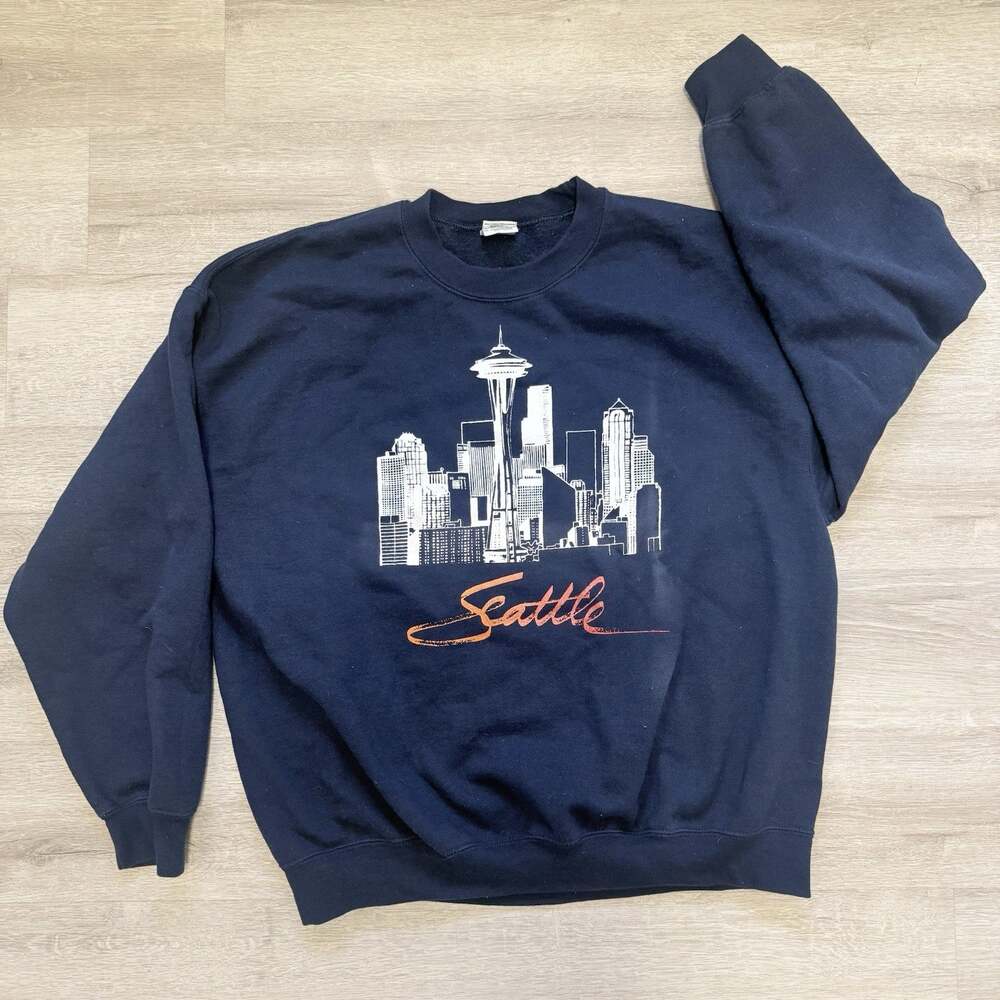 Seattle Washington Sweatshirt Sz XL Navy Blue Cityscape Gildan *fading/discolor
